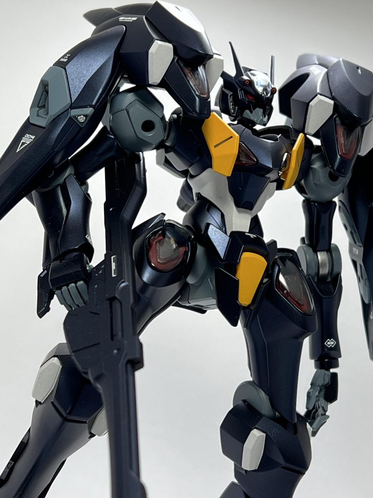 近いと発光部分気になりますね、今回めんどくさがってシタデルで塗ったのですが写真撮るなら蛍光系ので塗ればよかったです。が、まあこの状態もそれなりにはなので良いかなとも