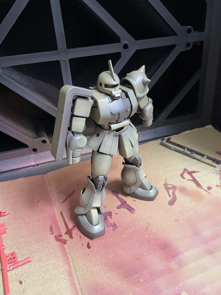 やり直しその2。手持ちカラーのタンに塗装したのですがこれもしっくりこず^^;