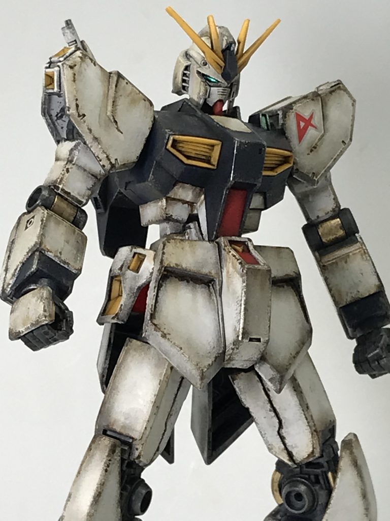 やはり白いMSは良いですね〜汚しが映えます😀い〜つ〜か〜読んだ小説〜♪(官能)めくるみたいに思い出すのさ〜♪レイズナーOP2番より←意味はなし…🙄