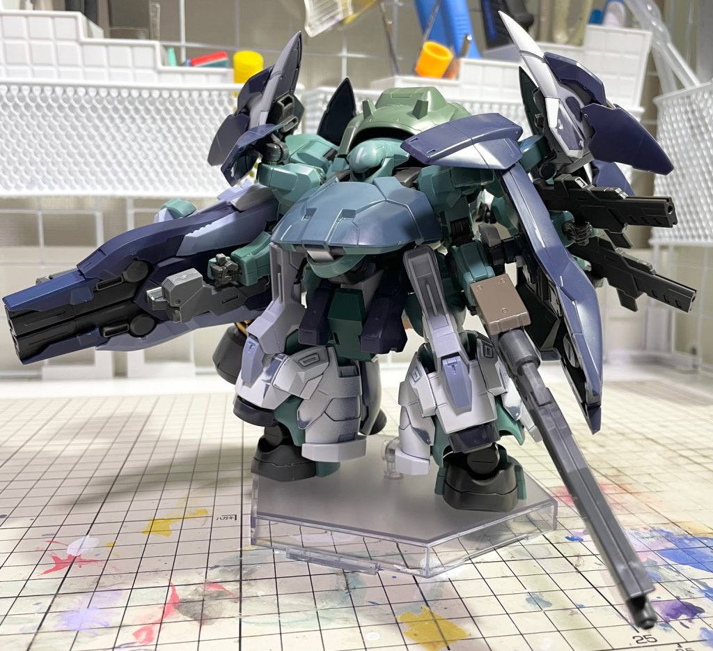 ディランザ・ソルの改造と書きましたが、実際は作っていたディランザにソルのパーツを取り付けたものです。いろいろなキットとのミキシングです。