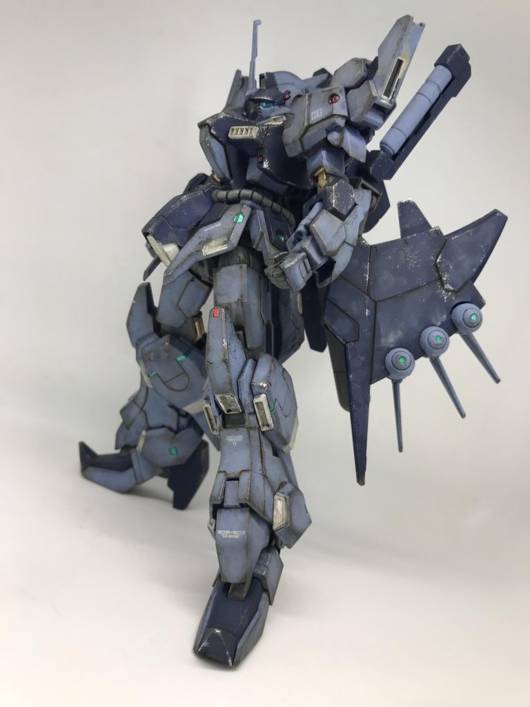 ウェザリング工程は…Mr.ウェザリングカラーマルチブラックでウォッシング水性ホビーカラー焼鉄色とシルバーでチッピングリアルタッチマーカーブラウン1で陰影付けウェザリングマスターで少しだけエッジ部分汚しMr.ウェザリングカラーマルチホワイトでくすみ表現