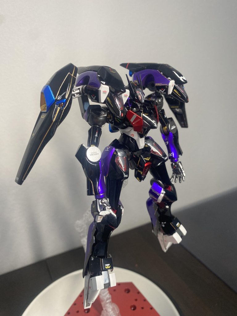 黄色のパーツはキャンディレッドに塗装しました。やはり赤黒はカッコいいと思いました。