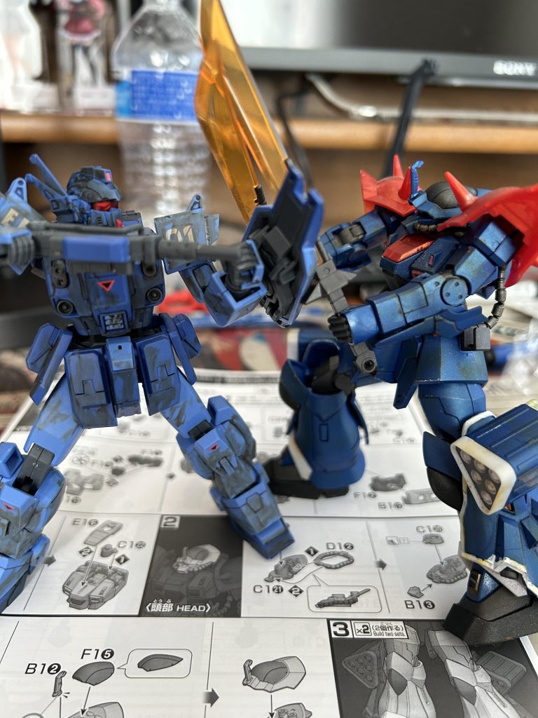 HGUCブルーディスティニー1号機と並べてみました。青い機体同士のぶつかり合い、良いですね…。