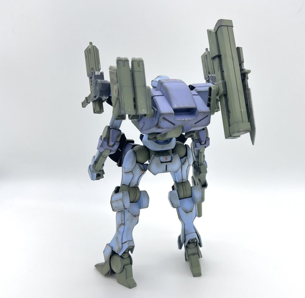 このフォルムいいですね!やっぱり量産型はこなれた使用感ある方が映えますね〜。