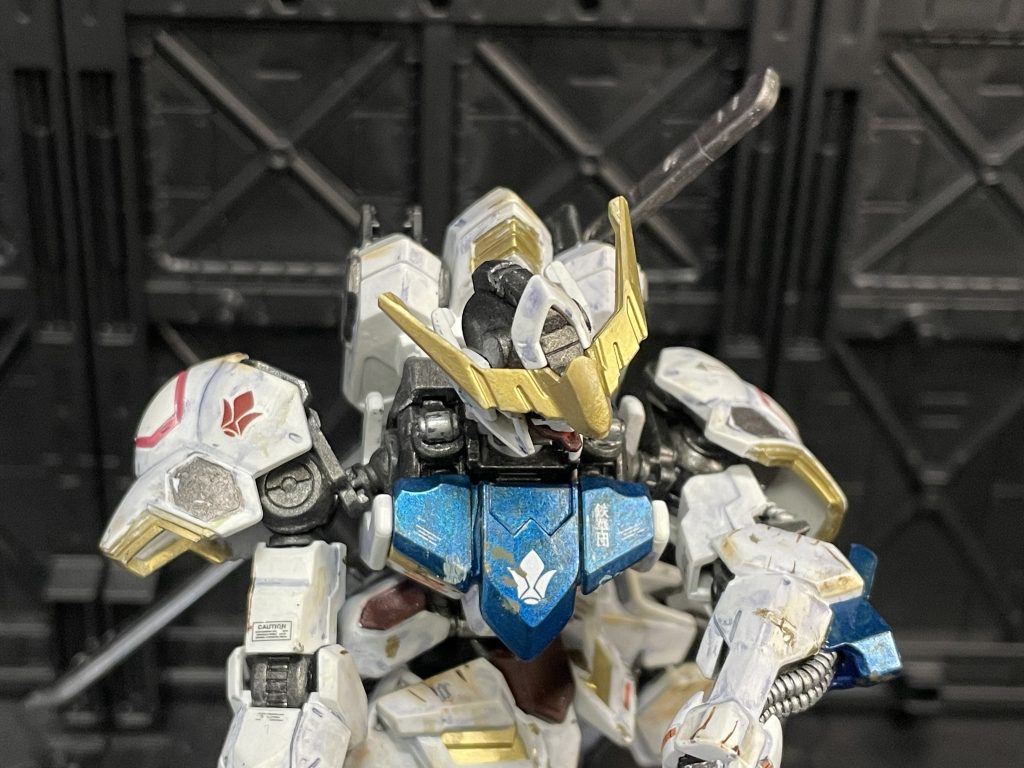 バストショットブルー部分はガンダムマーカーのコスモメタブルーイエローはガンダムゴールド