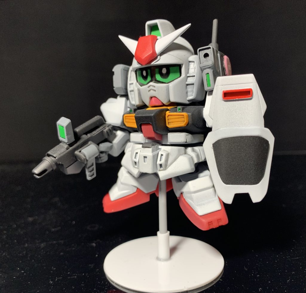 簡易なものですが専用浮遊台座も自作。表情が増えました。