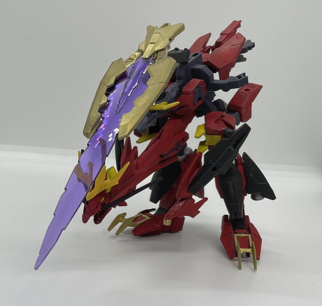 こんな装備させ方も。振り回して暴れてくれそうです。