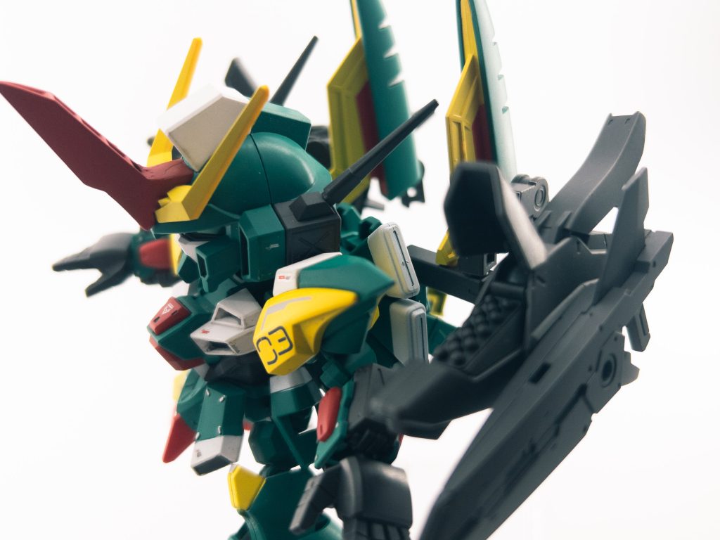 ミサイルハッチの中のミサイル、やっぱり赤く塗れば良かったかな…