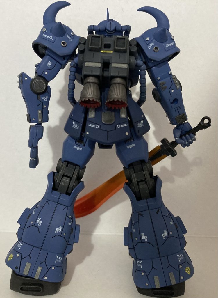 バックショット。スジボリが左右でズレてるのはご愛嬌でw