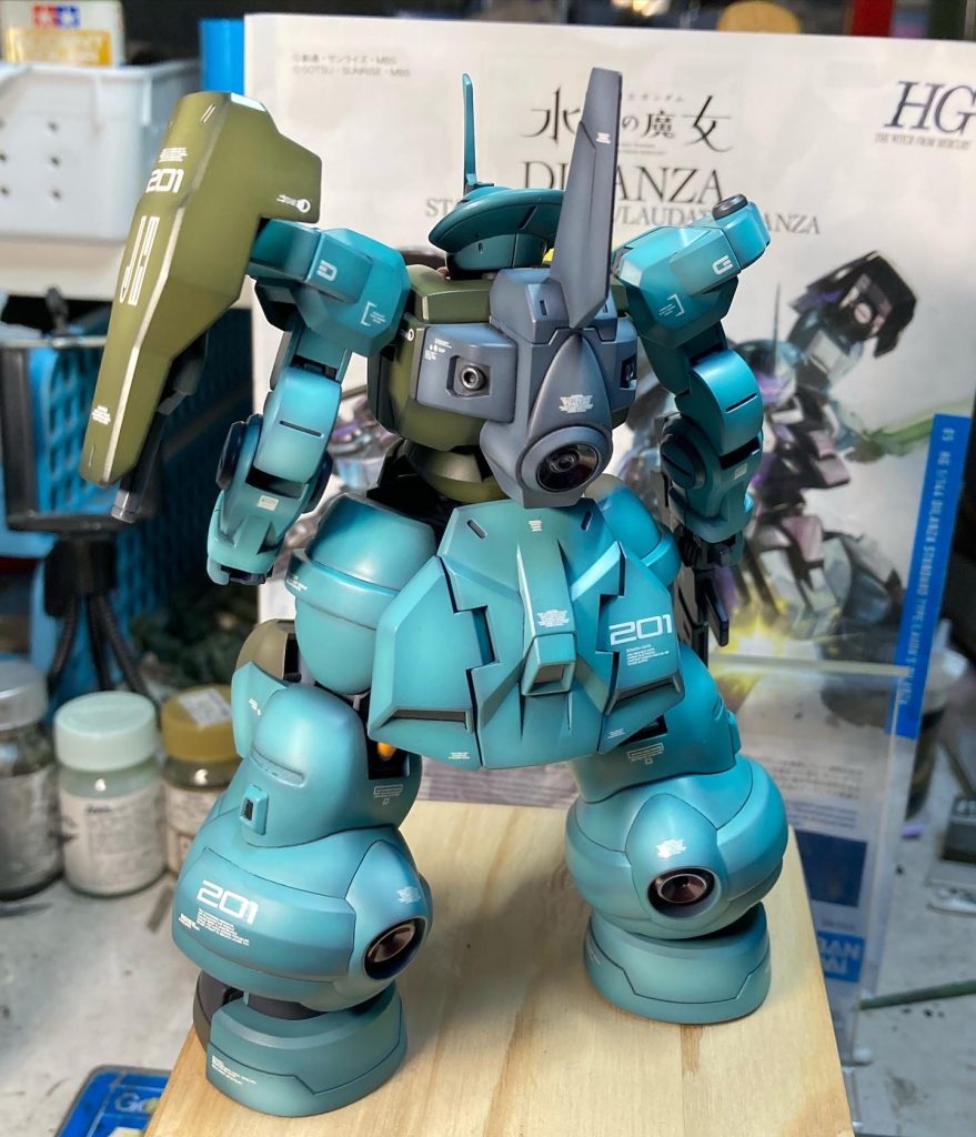 リヤのスタビライザーは好みでラウダ機のままにしてあります。