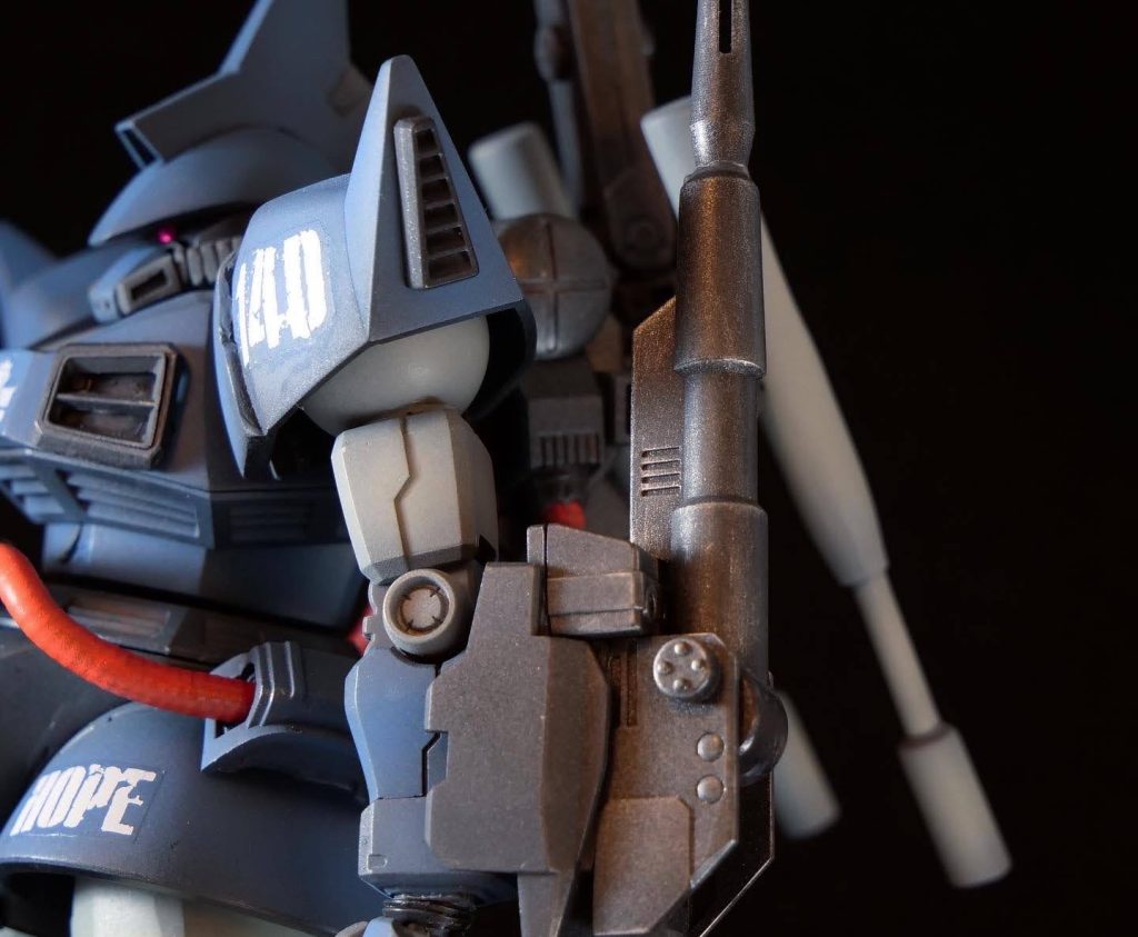 腕はしっかり太めのギャンを使用し、ゲルググキャノンのキャノンをアームドバスターとして装備