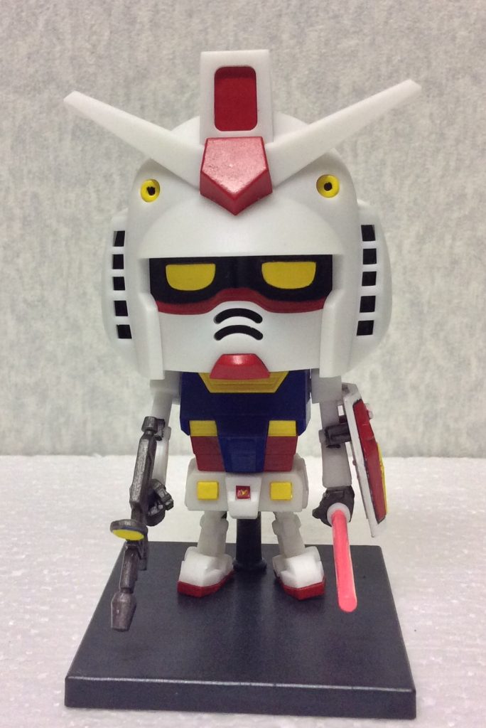 武器は、ビームライフルとビームサーベルの全部持ちです。