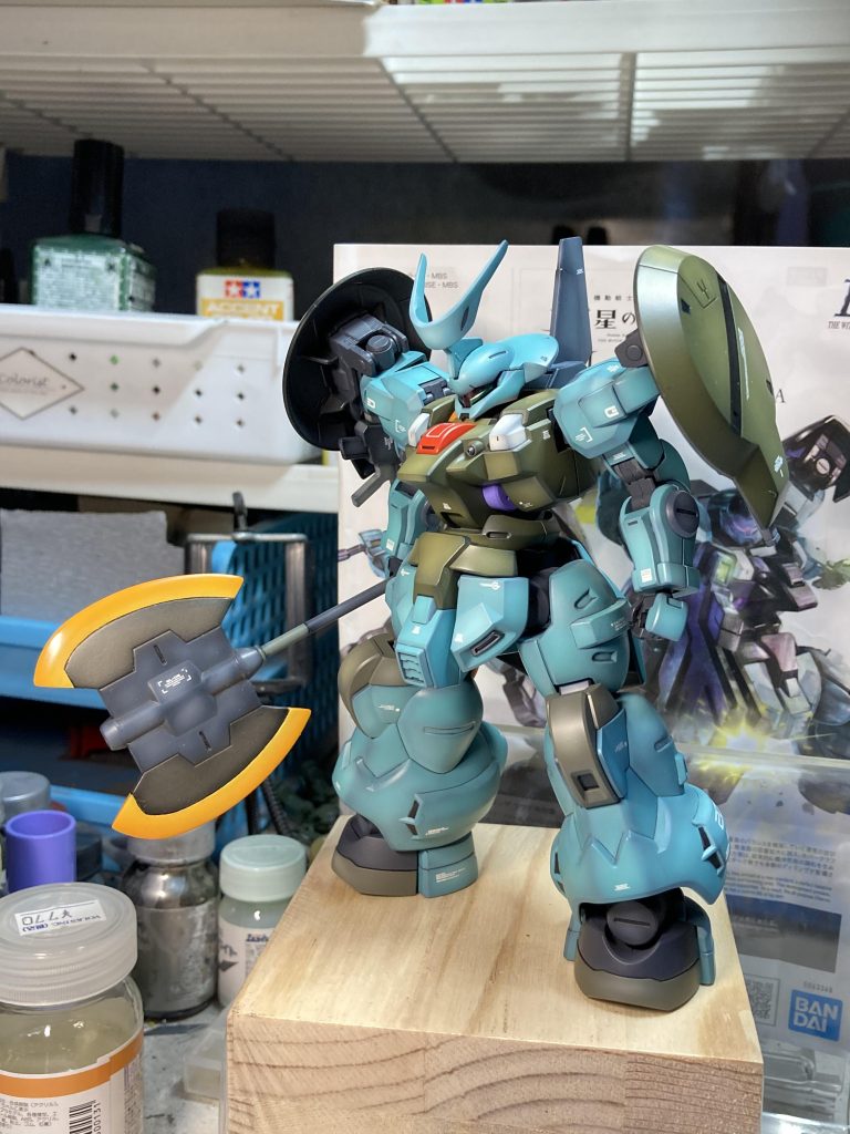 胸のバルカン砲口はアフターパーツに交換してあります。