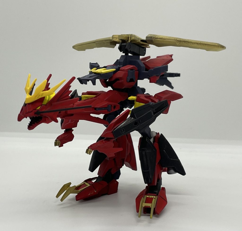 一度はやってみたかったドラゴンタイプ。ダークグラスパーとウラヌスアーマーをメインに色々組み合わせてます。こいつとコアガンダムⅡをドッキングします。