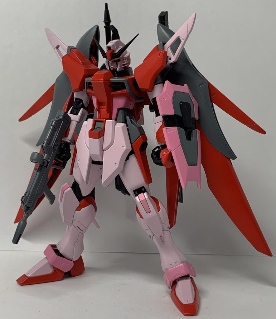 最初に全体塗装が終了した状態。あまりにストライクルージュに寄っているため、一部パーツを塗り直し没にしました。