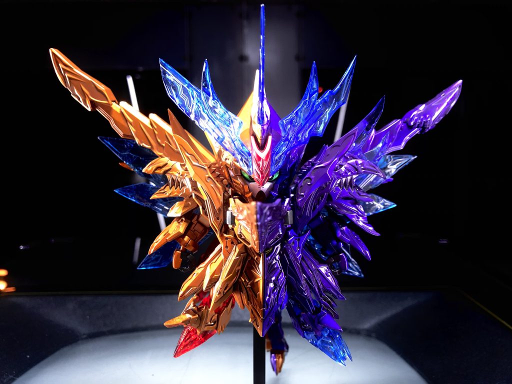 カラーリングは当初からファイナルフォーミュラーカラーで塗装すると決めていましたが、最後まで悩んで結局シンプルな配色に。足を塗るかどうかでなやみました。追記:塗装レシピゴールド (ジェネリック下品ゴールド)ガイアカラーのスターブライトゴールド・クリアマゼンタ・クリアイエローパープルスーパークロームシルバー2にガイアのクリアパープル胸部など部分塗装スーパークロームシルバー2と適当なブラックでガンメタスミ入れゴールド側をタミヤのスミ入れ塗料ブラウン、パープル側をダークブラウン仕上げに缶のミスタースーパークリアの光沢