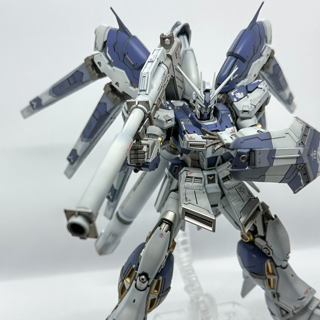 フレームや金属剥き出しと思えるパーツは、メタリックカラーにしています。ソリッドなパーツとのコントラストでリアル感が高まっているのでは、と自分では思っています。