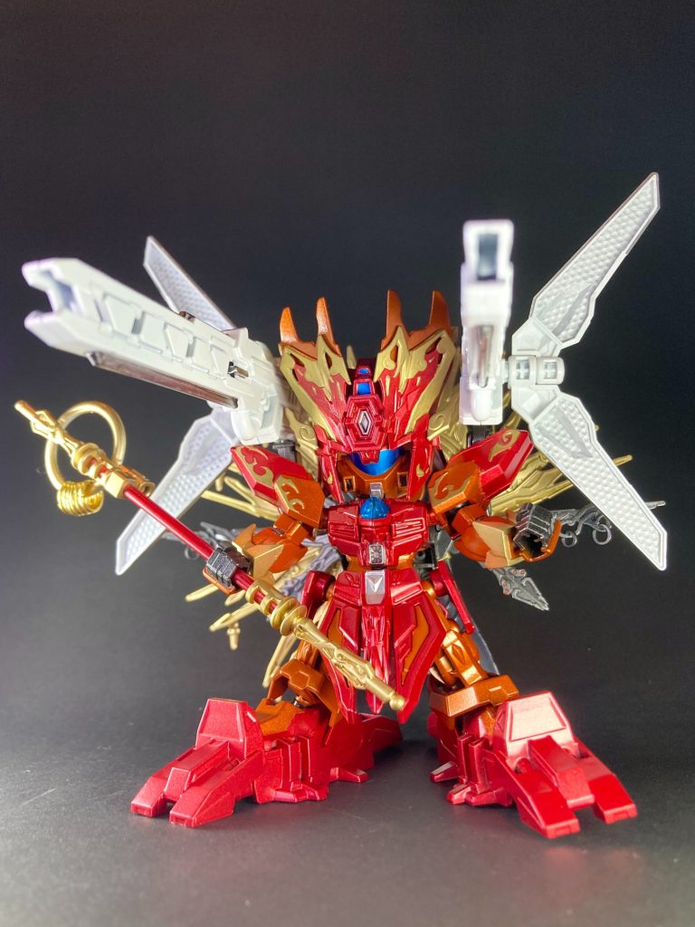 【二連装・月光東照砲】(ツイン・サテライトキャノン)月光東照大権現の霊験をマイクロウェーブで受信し、超高火力ビーム砲を照射する天海ジェガンの秘蔵兵装。南蛮舶来の最新鋭火砲技術を取り入れて開発した独自武装で、後にネオワールドで発展する火砲体系と共通の基盤を持つ。