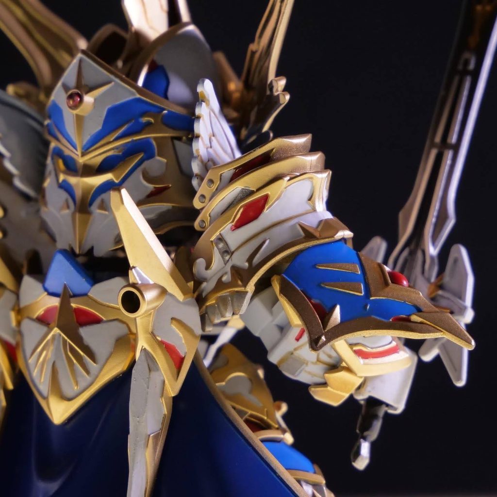 背中のパーツ逆さです。