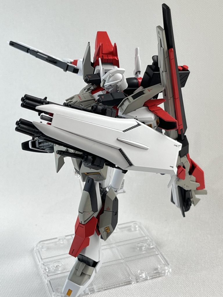 シールド裏にはツインビームガトリングをマウント