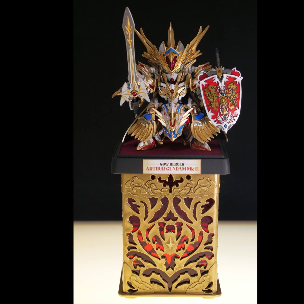 キングガンダム二世から受け継いだキングシールドとストライクナイトガンダムに受け継ぐシンセリティソード。