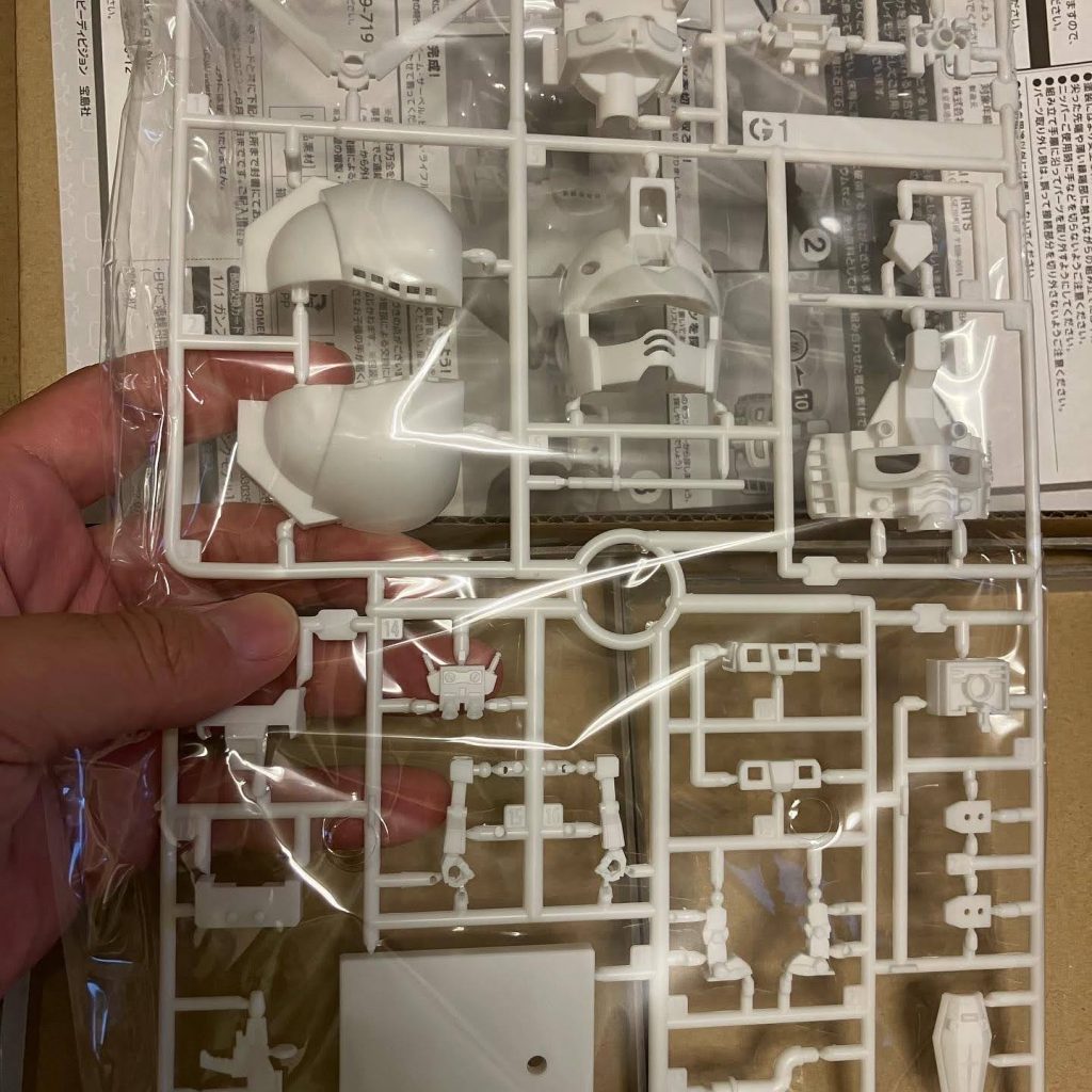 キャスバル専用ガンプラくん–6枚目/制作者：Chack55