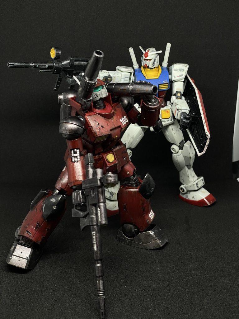 最初に作ったファーストガンダムと5作目のガンキャノン道具や塗料も増えてやれる事が増えたので完成度上がった?