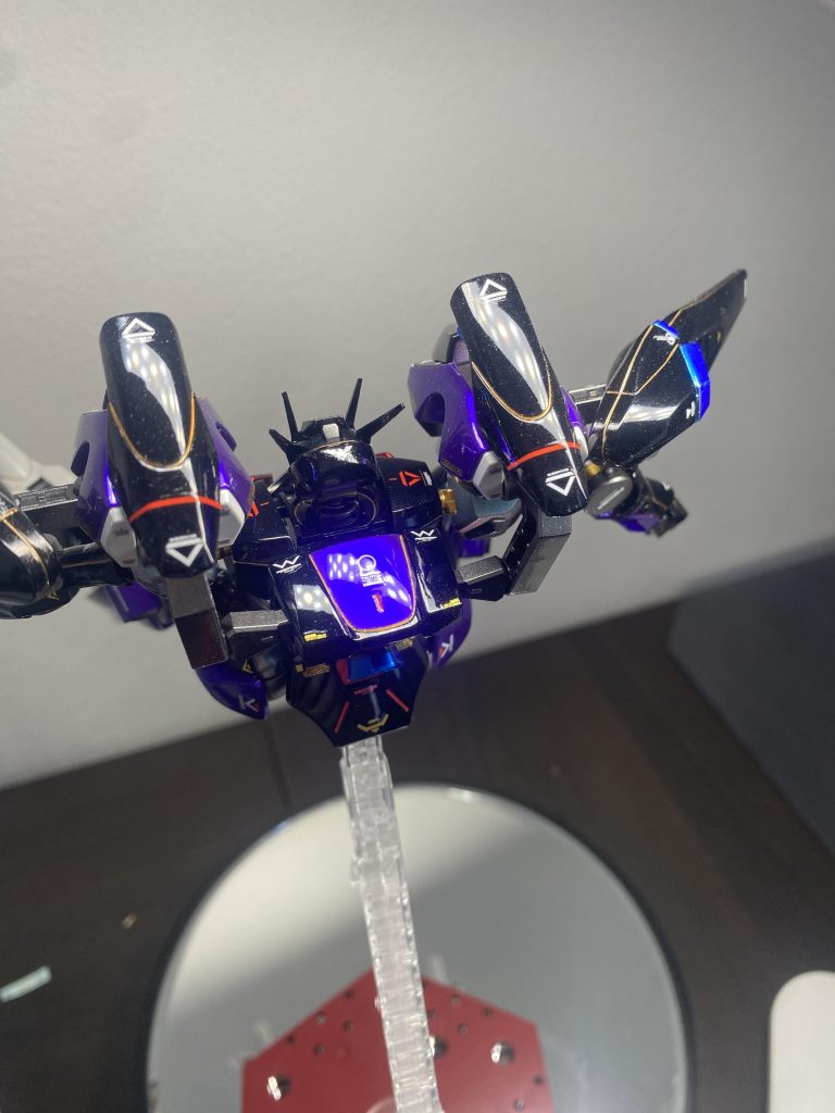 どれだけ拭いても埃が集まってきてどうにもなりませんでした。バックパックの映り込みがとてもカッコ良く出来ました。