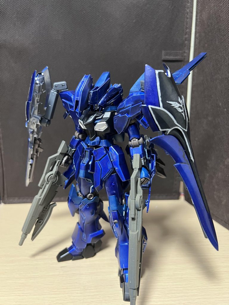 MA形態になるときのヘッドアーマーを被った状態です