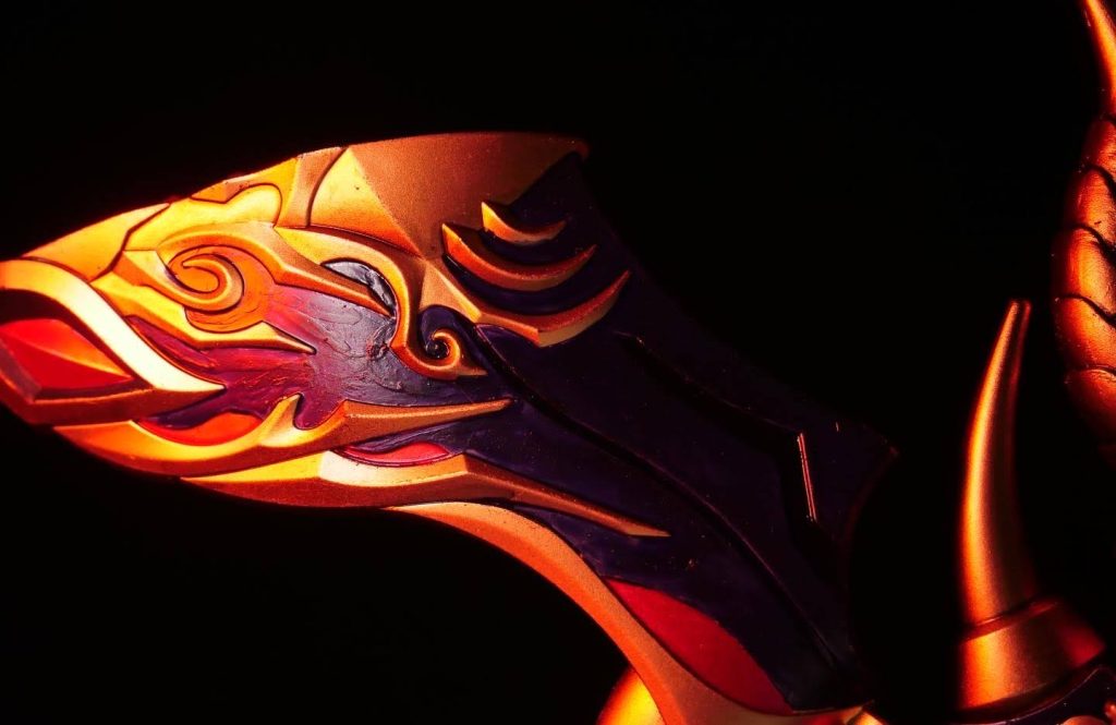 赤い照明を当てるとバチバチカッコよくなりました！