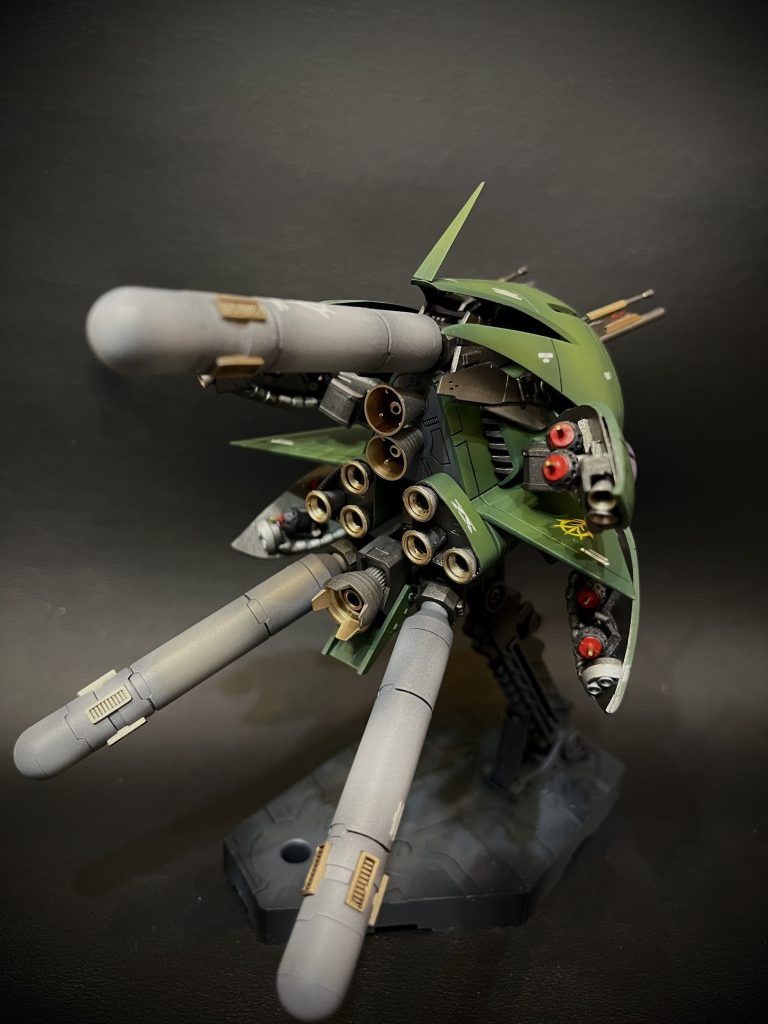 バーニアだらけ笑羽についてるビットは全て取り外し可能です、塗り分けしんどかったー、小さいキットを綺麗に塗り分ける人達尊敬します