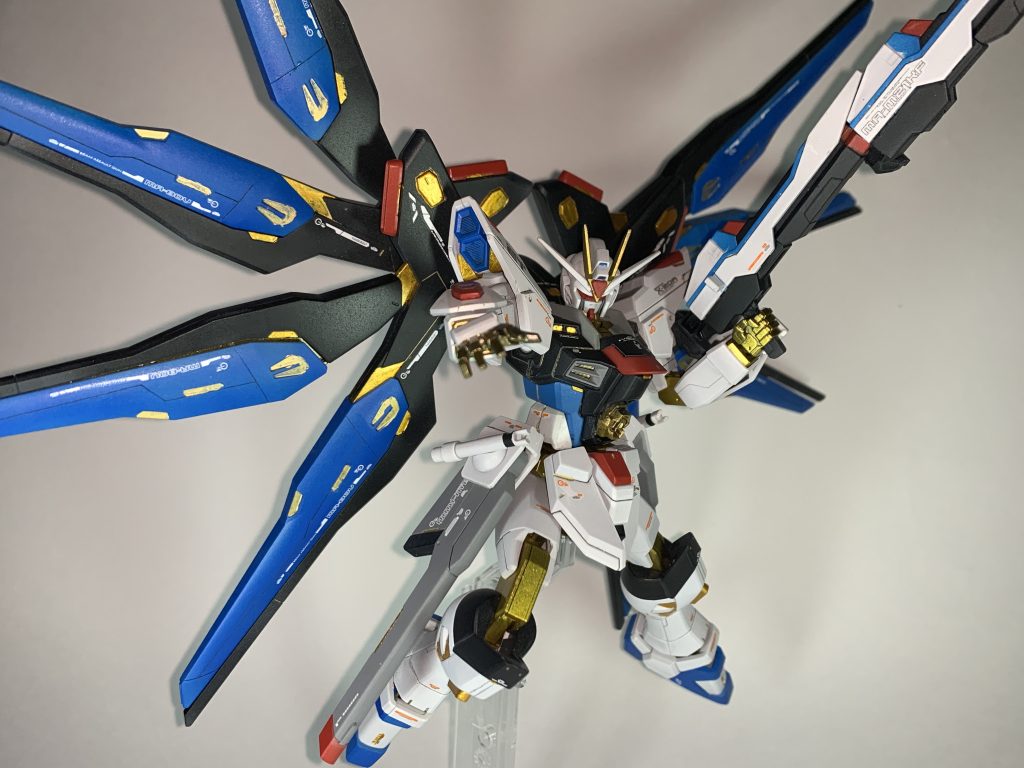 塗装レシピ金:黒サフ→スターブライトゴールド+クリアイエロー白:GXホワイト黒:ブラック+インディブルー(少量)赤:モザンレッド+ホワイト(気持ち程度)灰:ジャーマングレー+ホワイト青:インディブルー+ホワイト