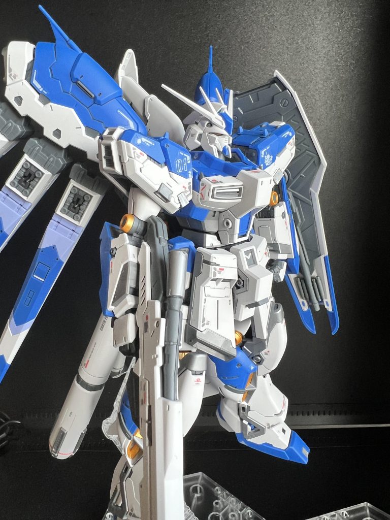 RG Hi-νガンダム–3枚目/制作者：Koki Sonoda