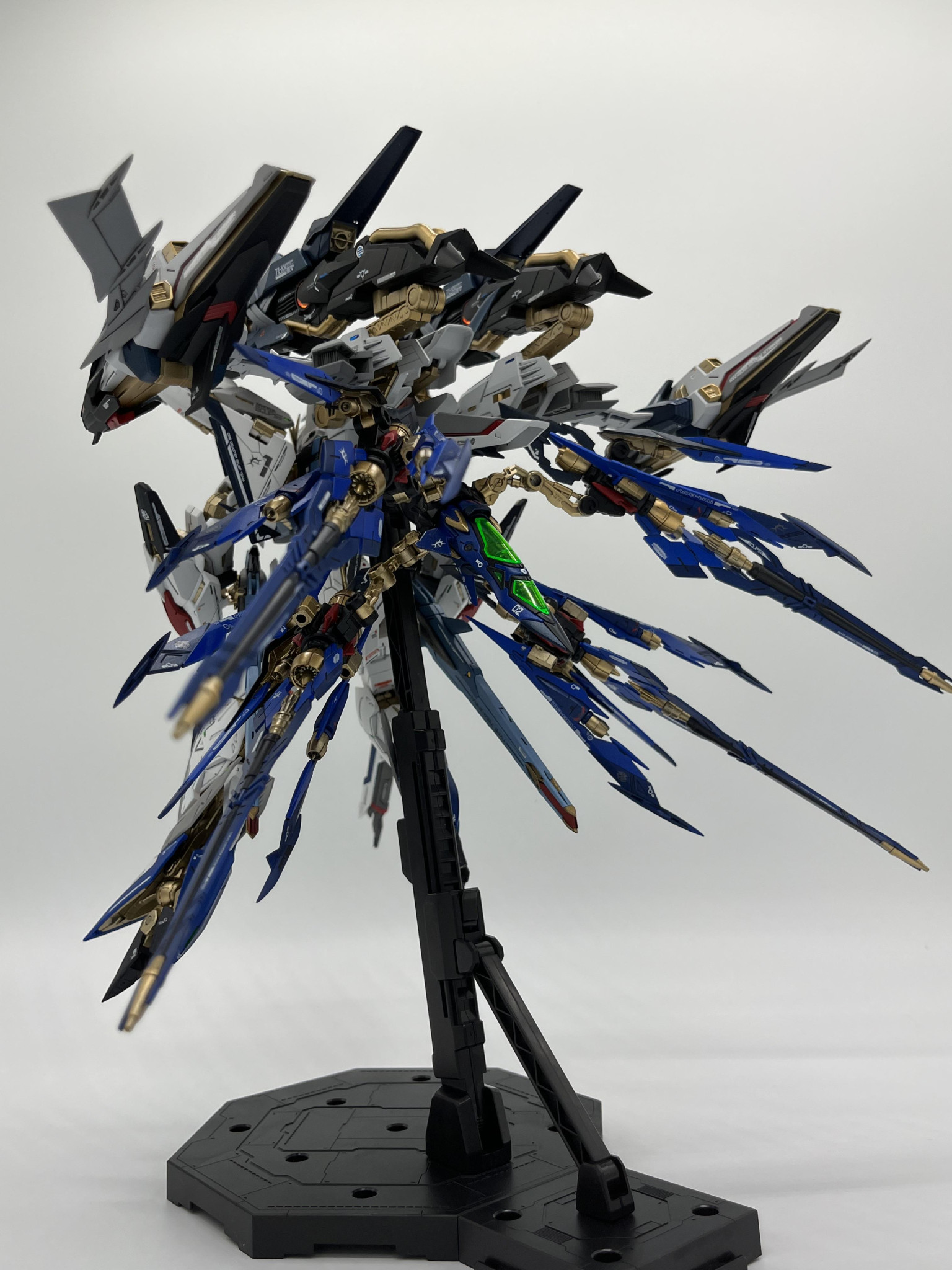 ストライクエクリプスガンダム ライジン装備｜PIXYさんのガンプラ作品 