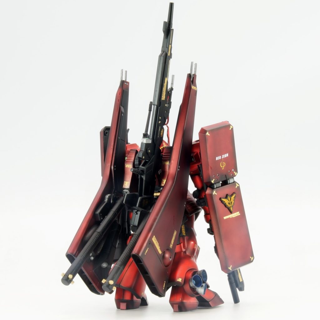 背中もバインダーと2丁ピストルではやや地道に感じたので、プロペラントタンクとハイパーロングライフルを少し弄って積んでみました。