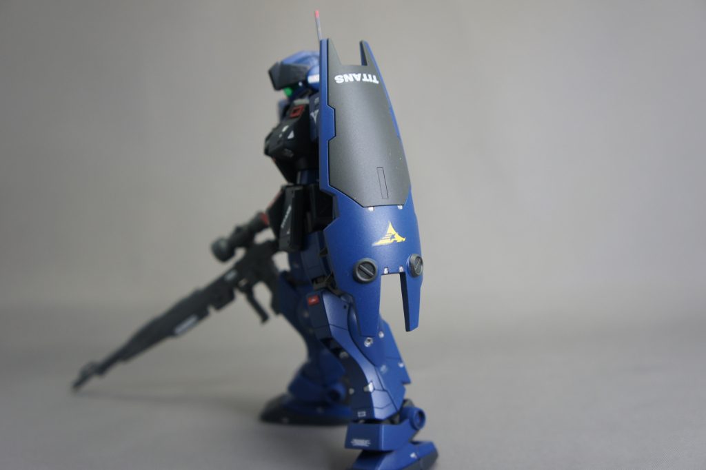 盾は逆さ持ちにしてみました。