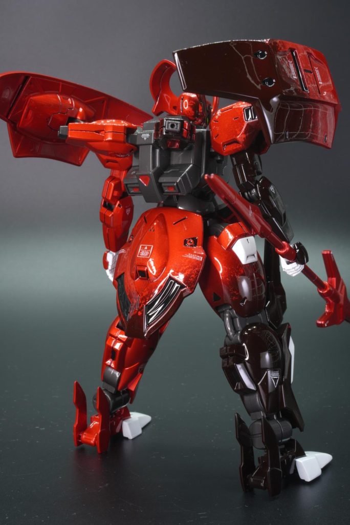 キャンディ塗装の際につや出ししていないのですが、うまくクリア塗装が出来てきれいになったのでよかったです。キャンディ塗装は、C黒サフ(1500)→Gスターブライトシルバー→Cクリアルージュで塗装し、最後にGクリアーで保護をしています。