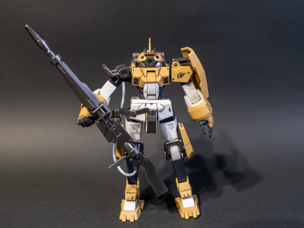 前回の作成ではガンダムマーカー : ダークグリーンを使用しましたが、今回は同じくMSVセットのガンダムマーカー : ダークイエローを使用しました。その他は前回と同じカラーです