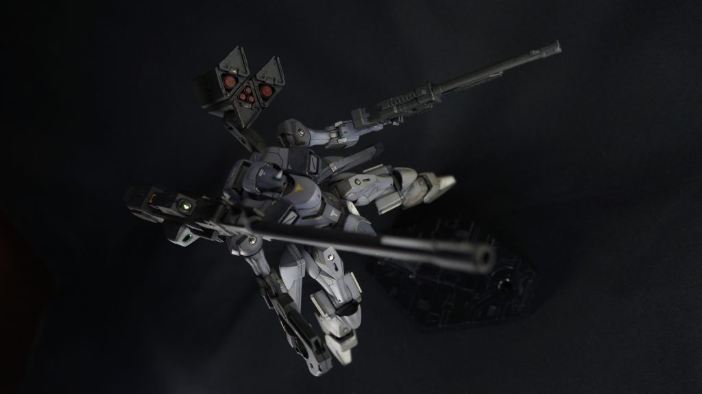 ミサイルはやっぱり赤です。ちなみに左手の武器は30MMウェポンセットのものです。