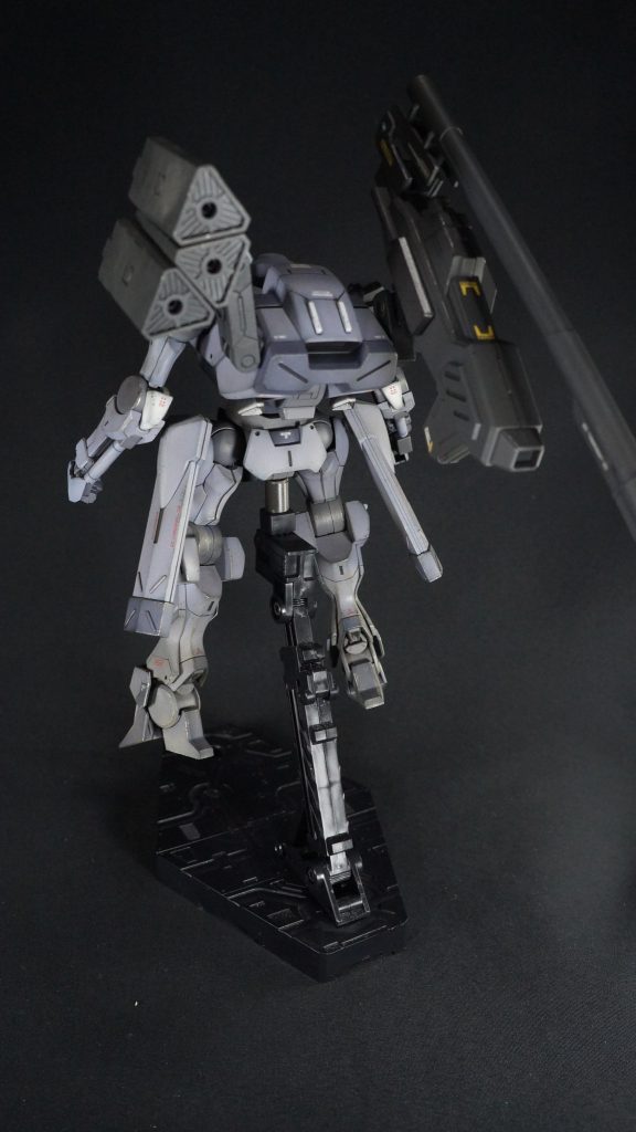 背面脚が汚いですね…ドブにでも落ちたか…