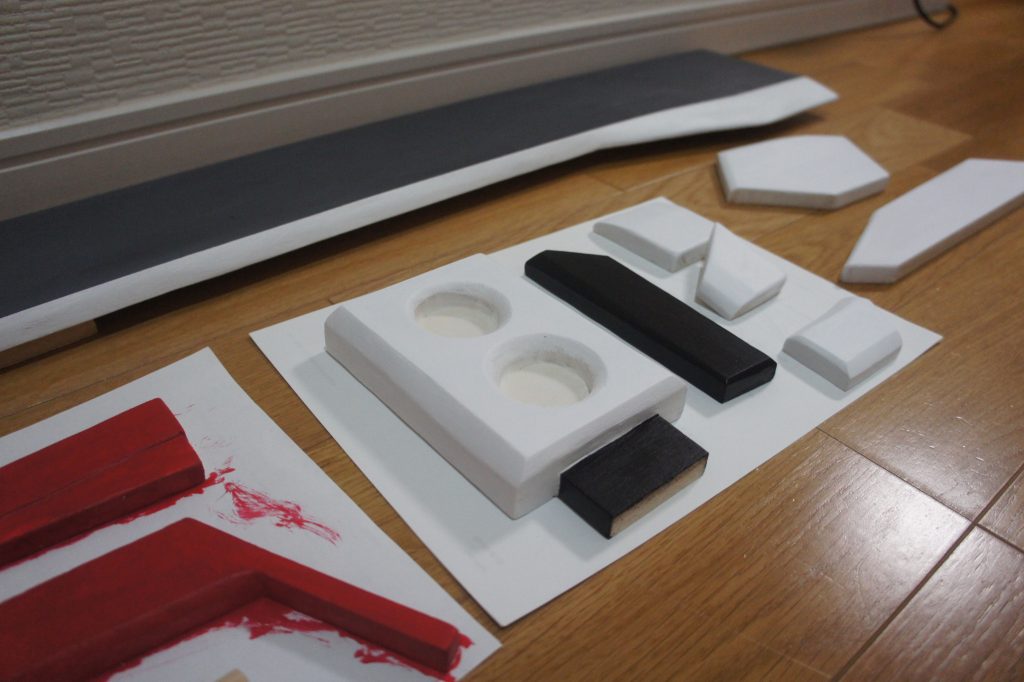 塗装はダイソーのアクリル絵の具です。