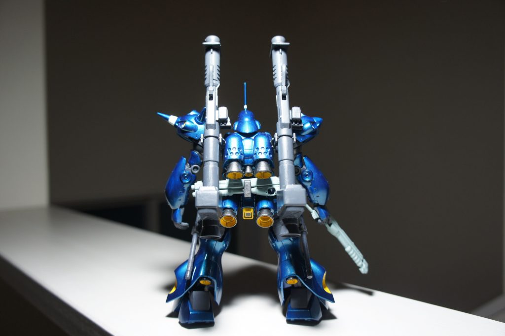 スラスター内の墨入れはシャーペンで代用。あまりアップにすると荒が見えるので控えめに。。。