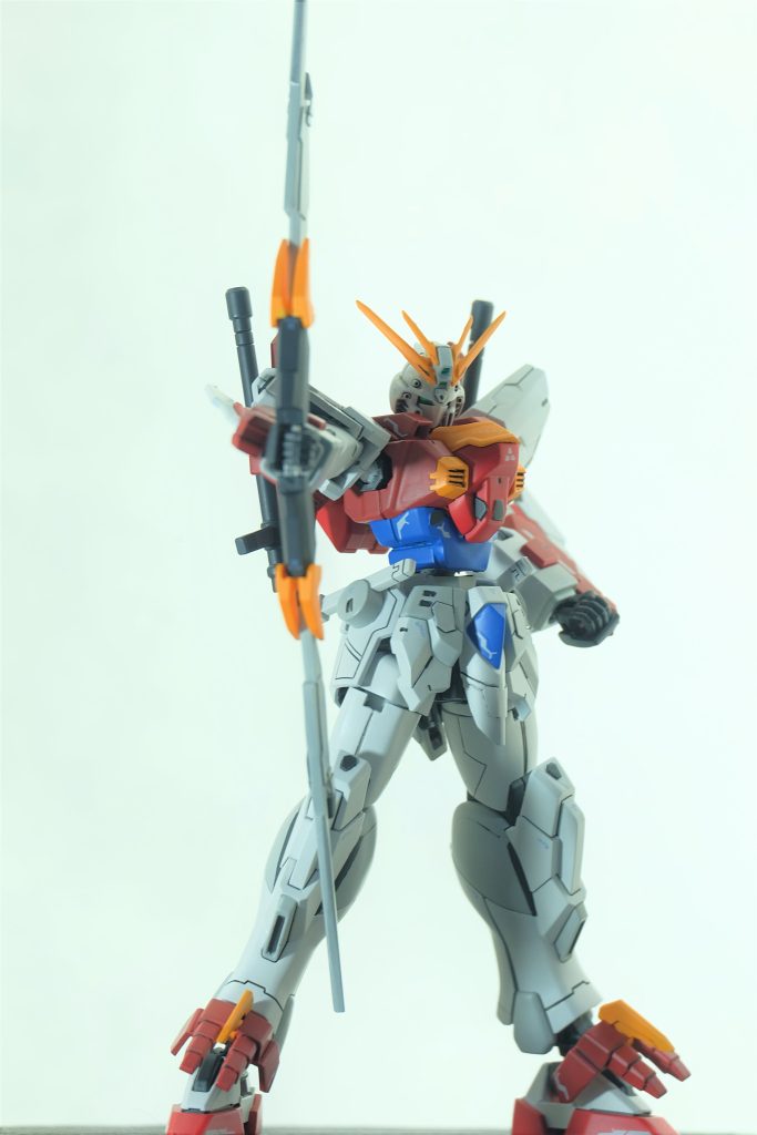 アンクルアーマーも途中でぶった切って小型化しました。