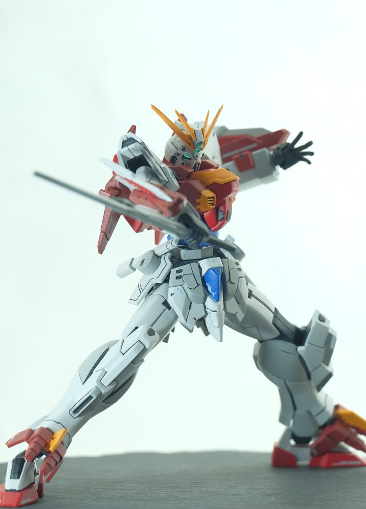 アロー部分は取り外して、実体剣にも。