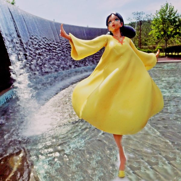 ララァ・スンさん　久々の外ロケ撮影でお披露目です♬