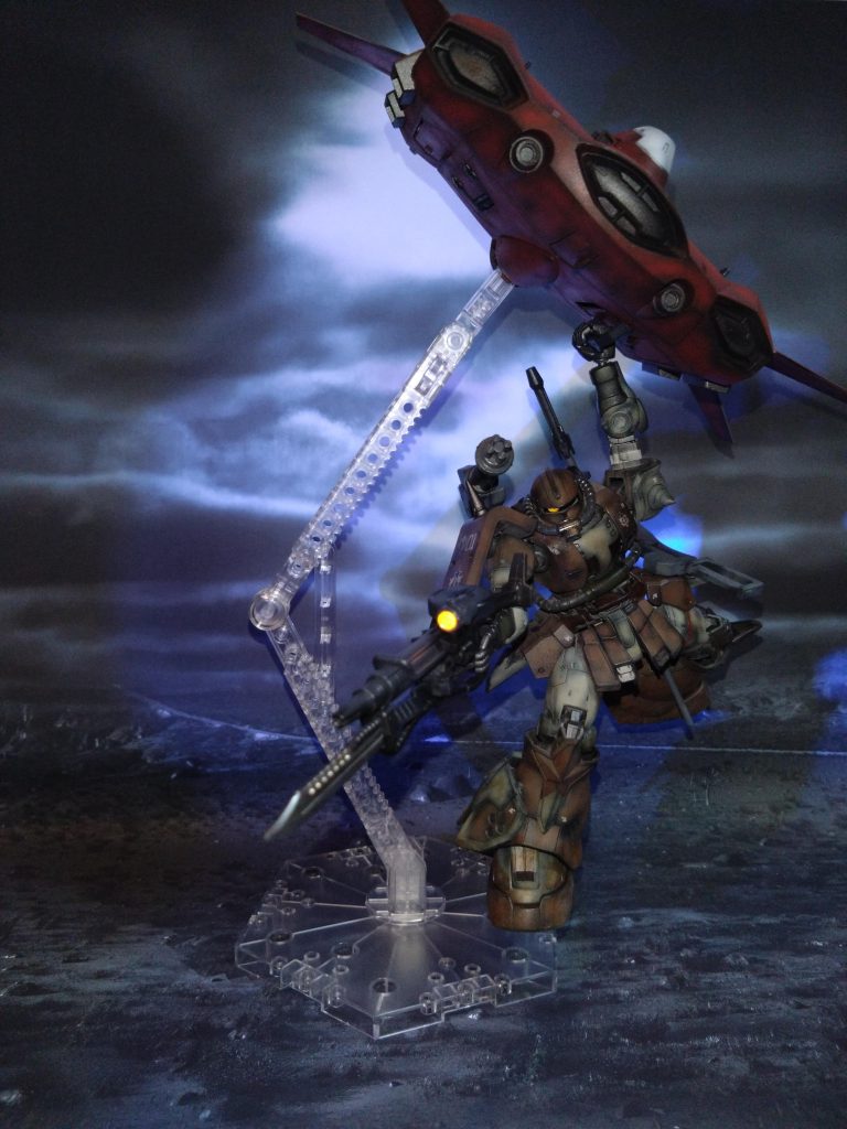 一番苦労させられた一枚。握りての保持が柔いのですぐ落下してしまいました(^_^;)