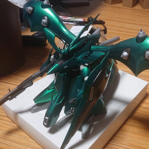 緑の烈風だ！逃げろ！