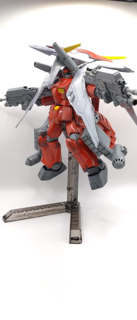 ジェスタキャノンの武器が転がっていて、ボールデンアームアームズさんのミサイルが転がっていて、旧キットガンキャノンのスプレーミサイルがあったので適当にくっつけました。(語彙力)