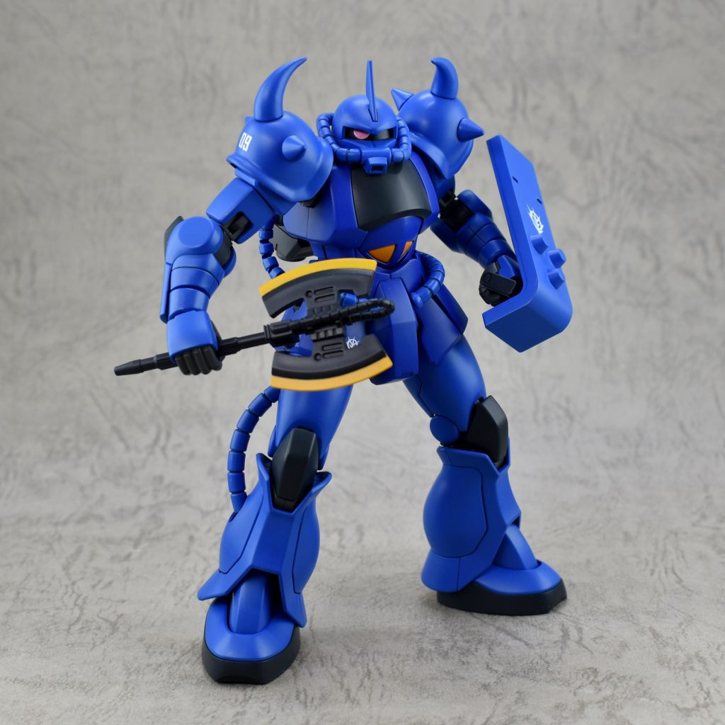 ヒートサーベルの代わりにはヒートトマホークを持たせ、他武装も含めて色々な装備を寄せ集めたというイメージです。