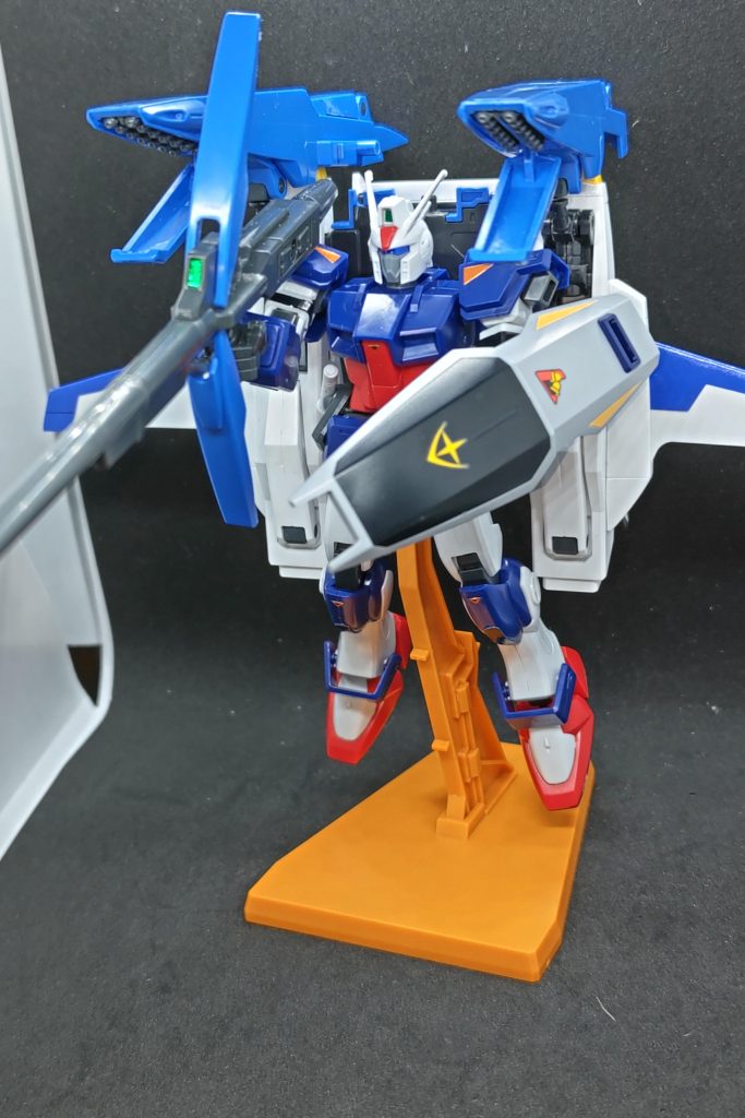 ミサイルも正面に向けてフルバーストモード的な。去年の新宿のRoad To Gunpla Battleの時に別のダガーと旧HGUCMk-Ⅱの装備でスキャンしていただいたときからこのポーズはお気に入り。